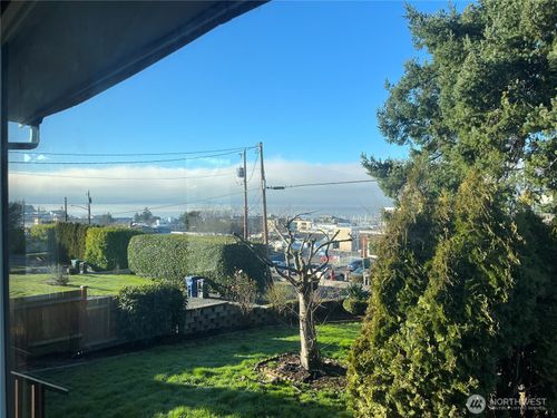 22502 8th Avenue S, Des Moines, WA, 98198 | Card Image