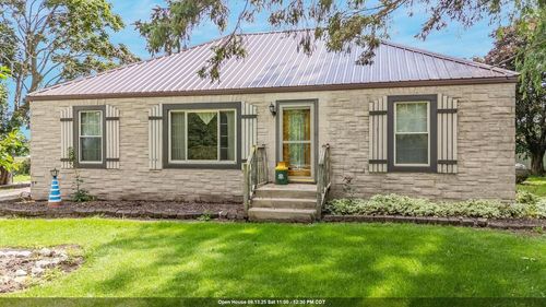 W8749 Hunters Road, DALE, WI, 54944 | Card Image