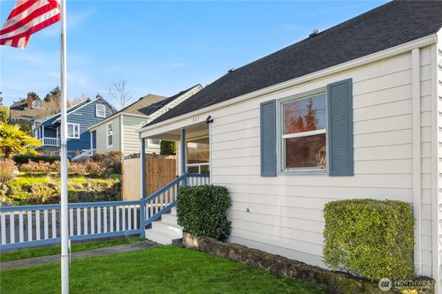 347 Nw 52nd St, Seattle, WA, 98107-3526 | Card Image