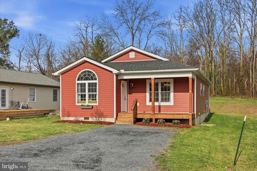6131 Moore Ave, MOUNT JACKSON, VA, 22842-9709 | Card Image