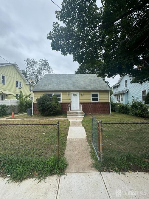 104 Parkway Ave, Ewing, NJ, 08618-3010 | Card Image