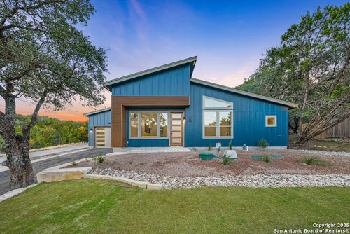 712 Firefly Dr, Canyon Lake, TX, 78133-6516 | Card Image