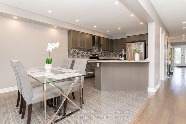 94 Snowling Dr, House attached with 6 bedrooms, 4 bathrooms and 2 parking in Ajax ON | Image 12