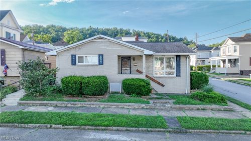 401 W Vine St, Martins Ferry, OH, 43935-1361 | Card Image