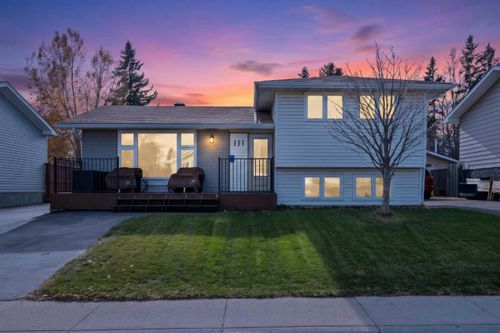 111 Lynnview Cres Se, Calgary, AB, T2C1T8 | Card Image
