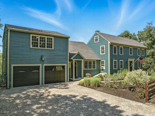 46 Foster St, North Andover, MA, 01845-2204 | Card Image