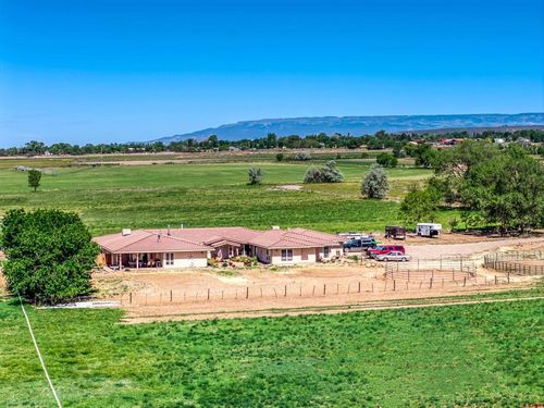 33059 J Rd, Hotchkiss, CO, 81419-9640 | Card Image