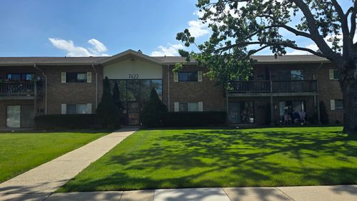 111-7422 Brookdale Dr, Darien, IL, 60561-4258 | Card Image