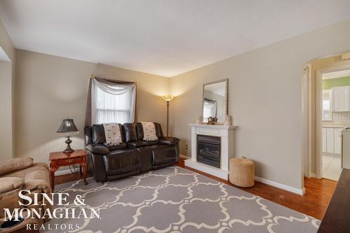 22725 Rosedale St, Saint Clair Shores, MI, 48080-3863 | Card Image