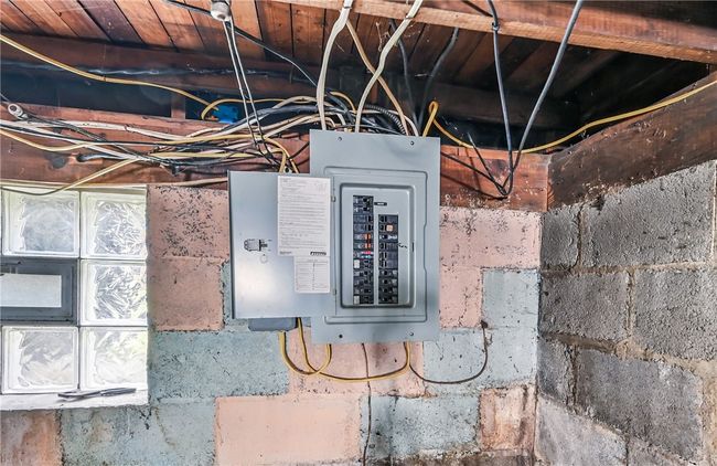 *Knob & tube wiring is NOT active! | Image 28