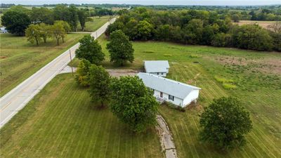 28495 W 343rd Street, House other with 3 bedrooms, 2 bathrooms and null parking in Osawatomie KS | Image 2