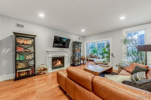 apt-2w-4928 Buckingham Ct, Saint Louis, MO, 63108-1442 | Card Image