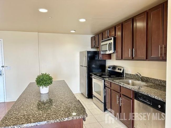 APT-2101 - 110 Somerset St, Townhouse with 1 bedrooms, 1 bathrooms and null parking in New Brunswick NJ | Image 4