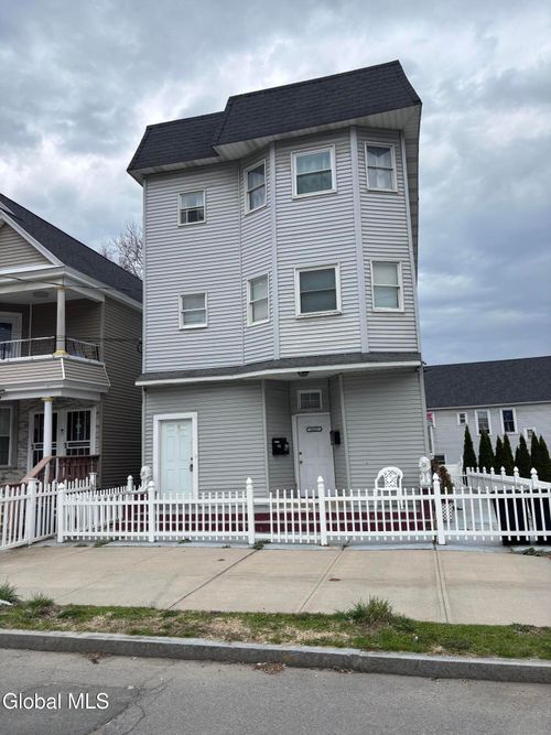 2-1633 Carrie St, Schenectady, NY, 12308-2218 | Card Image