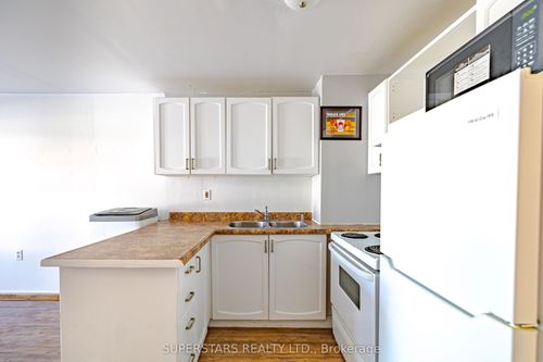 165 1/2 Olive Ave, Oshawa, ON, L1H2P1 | Card Image