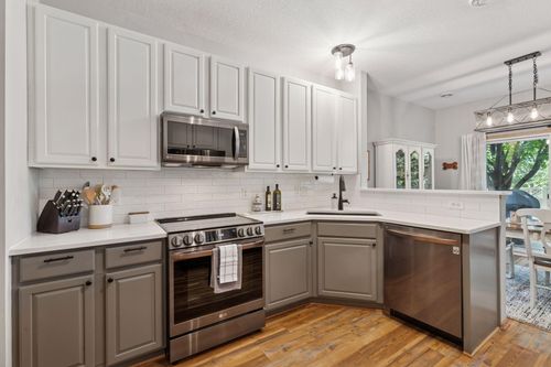 7745 Elm Grove Ave, New Hope, MN, 55428-3846 | Card Image