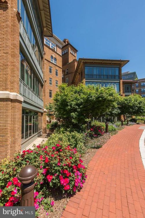 736-2425 L St Nw, WASHINGTON, DC, 20037-2429 | Card Image