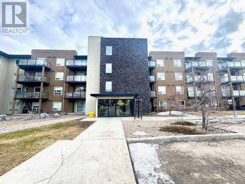 9124 96 Ave, Grande Prairie, AB, T8X0A1 | Card Image