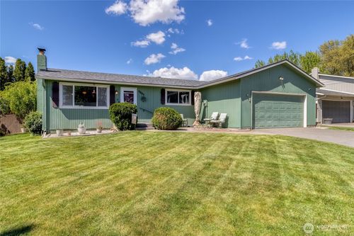 1521 Se Freedom Pl, College Place, WA, 99324-1815 | Card Image