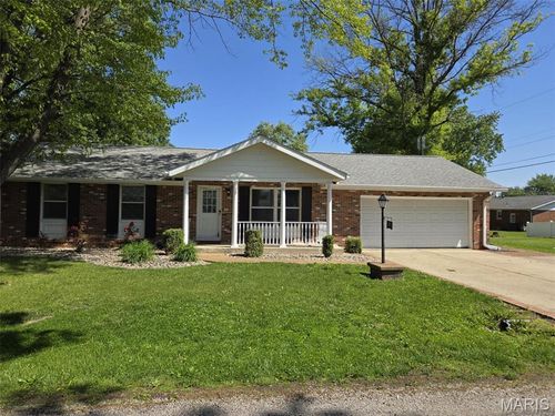 301 Redwood Dr, Aviston, IL, 62216-3531 | Card Image