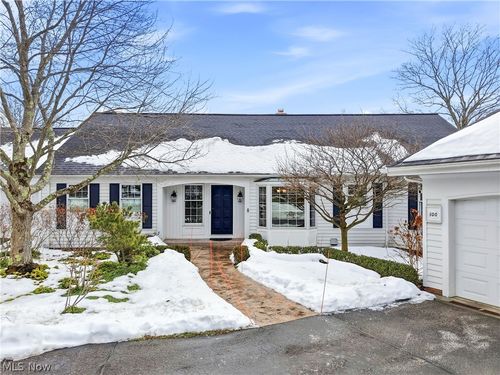 100 Manor Brook Dr, Chagrin Falls, OH, 44022-4108 | Card Image