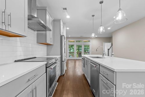 129 Grandin Rd, Charlotte, NC, 28208-4406 | Card Image