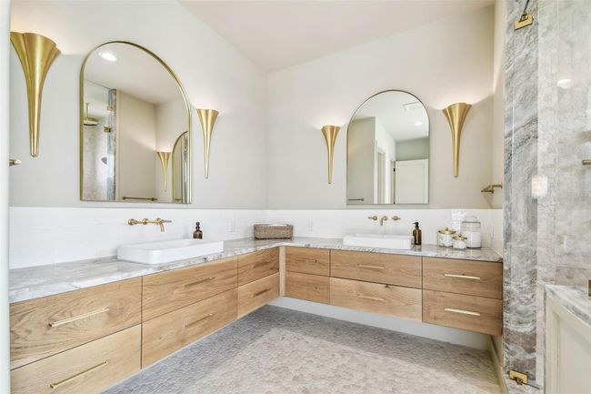 344 Capri Blvd, Townhouse with 5 bedrooms, 5 bathrooms and null parking in TREASURE ISLAND FL | Image 30