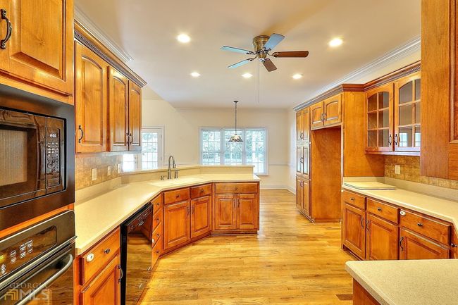 557 Arrowhead Cir, House other with 3 bedrooms, 2 bathrooms and null parking in Rutledge GA | Image 14