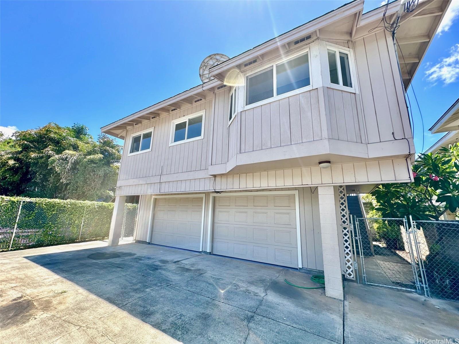 School St, Honolulu, HI 96817