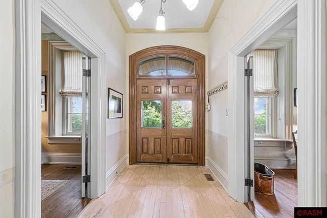 104 N 8 Th St, House other with 4 bedrooms, 5 bathrooms and null parking in Henderson MN | Image 4