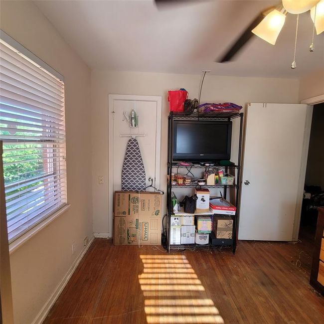 2117 Hickory Ln, House other with 4 bedrooms, 2 bathrooms and 2 parking in Pasadena TX | Image 12