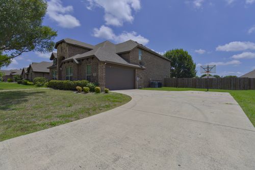 210 Debbie Way, Red Oak, TX, 75154-6551 | Card Image