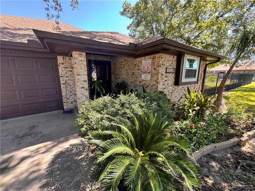 1813 E 23rd Pl, Mission, TX, 78574-7914 | Card Image