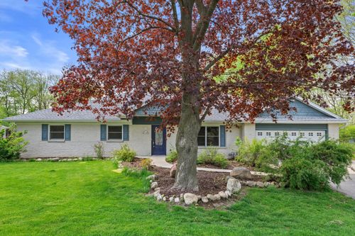 19911509 Rosewood Ave, Germantown, WI, 53022-2940 | Card Image