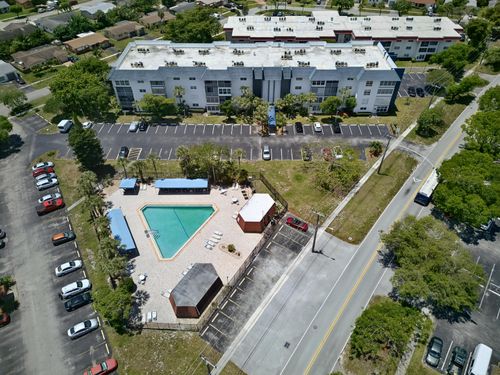 412-4770 Nw 21st St, Lauderhill, FL, 33313-3564 | Card Image