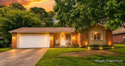 2848 N Peg Ln, Fayetteville, AR, 72703-3942 | Card Image