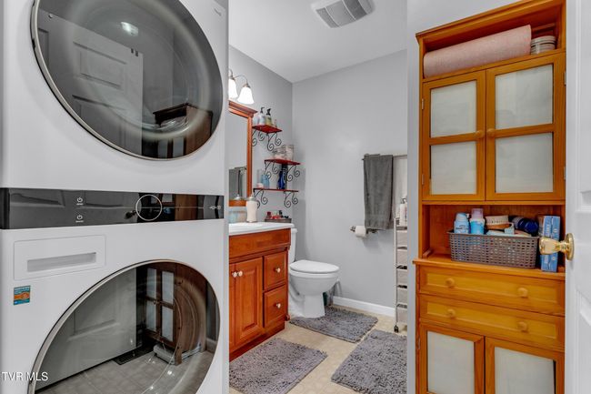 Apartment laundry/ bath | Image 75