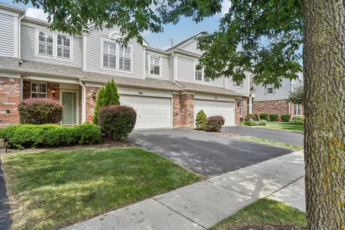 564 Woods Creek Ln, Algonquin, IL, 60102-6819 | Card Image