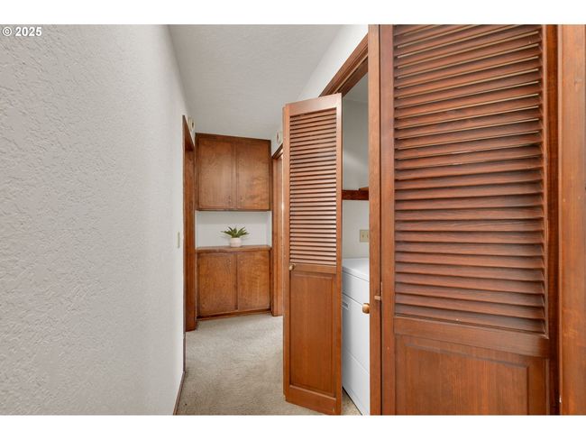 1770 W 28 Th Ave, House other with 3 bedrooms, 2 bathrooms and 2 parking in Eugene OR | Image 20