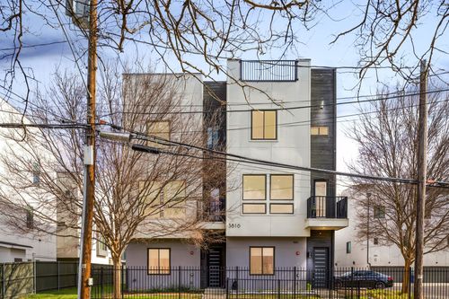 b100-3816 Roseland Ave, Dallas, TX, 75204-4210 | Card Image