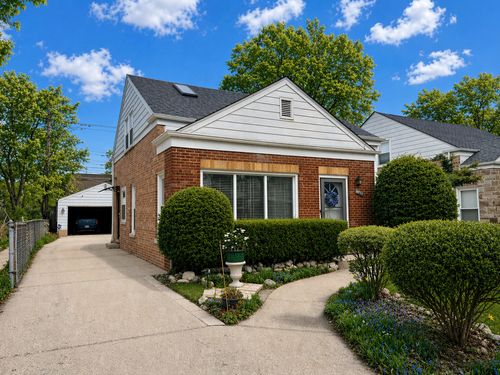 9153 Laramie Ave, Skokie, IL, 60077-1515 | Card Image