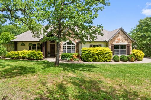 2000 E Oak Shores Dr, Cross Roads, TX, 76227-2461 | Card Image