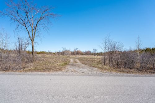 7901 Iveson Dr, Metcalfe, ON, K0A2P0 | Card Image