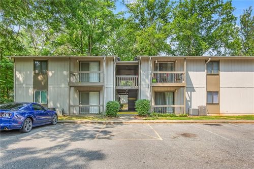 apt-82w-2260 Sunderland Rd, Winston-Salem, NC, 27103-6592 | Card Image