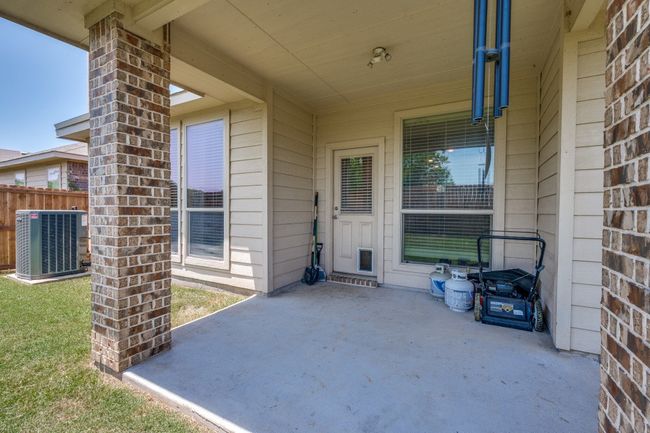 Covered back porch. | Image 27