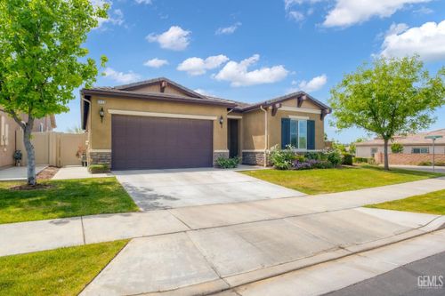 9903 Francois Ln, Bakersfield, CA, 93306-7587 | Card Image