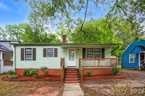 526 Hickory Ave, Statesville, NC, 28677-7156 | Card Image