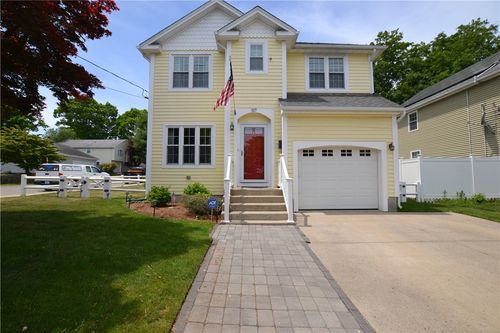 517 Pleasant St, Pawtucket, RI, 02860-5725 | Card Image