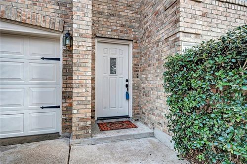 1813 White Oak Loop, Round Rock, TX, 78681-2117 | Card Image