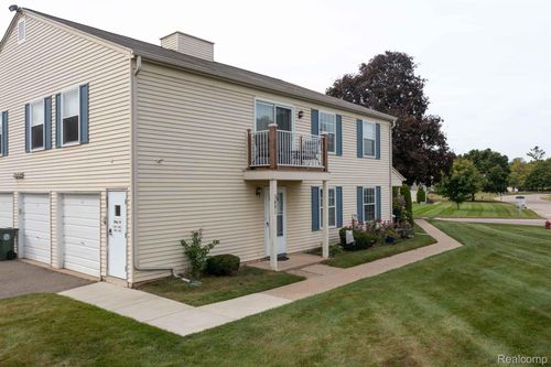 3091 Oakridge Ct, Lake Orion, MI, 48360-1732 | Card Image